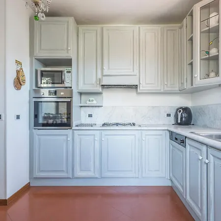 Apartment La Bouganville - House With Garden Dei Marmi, Toscana