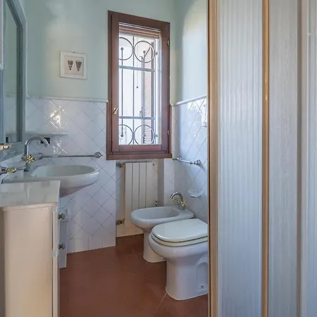 Apartment La Bouganville - House With Garden Dei Marmi, Toscana *
