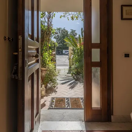 La Bouganville - House With Garden Dei Marmi, Toscana