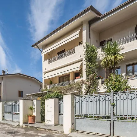 La Bouganville - House With Garden Dei Marmi, Toscana