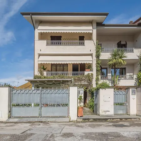 La Bouganville - House With Garden Dei Marmi, Toscana Apartment
