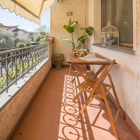 La Bouganville - House With Garden Dei Marmi, Toscana
